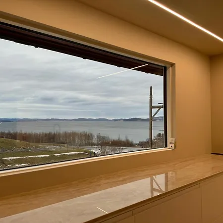 Modern With A View, Easy Access To World Championships *